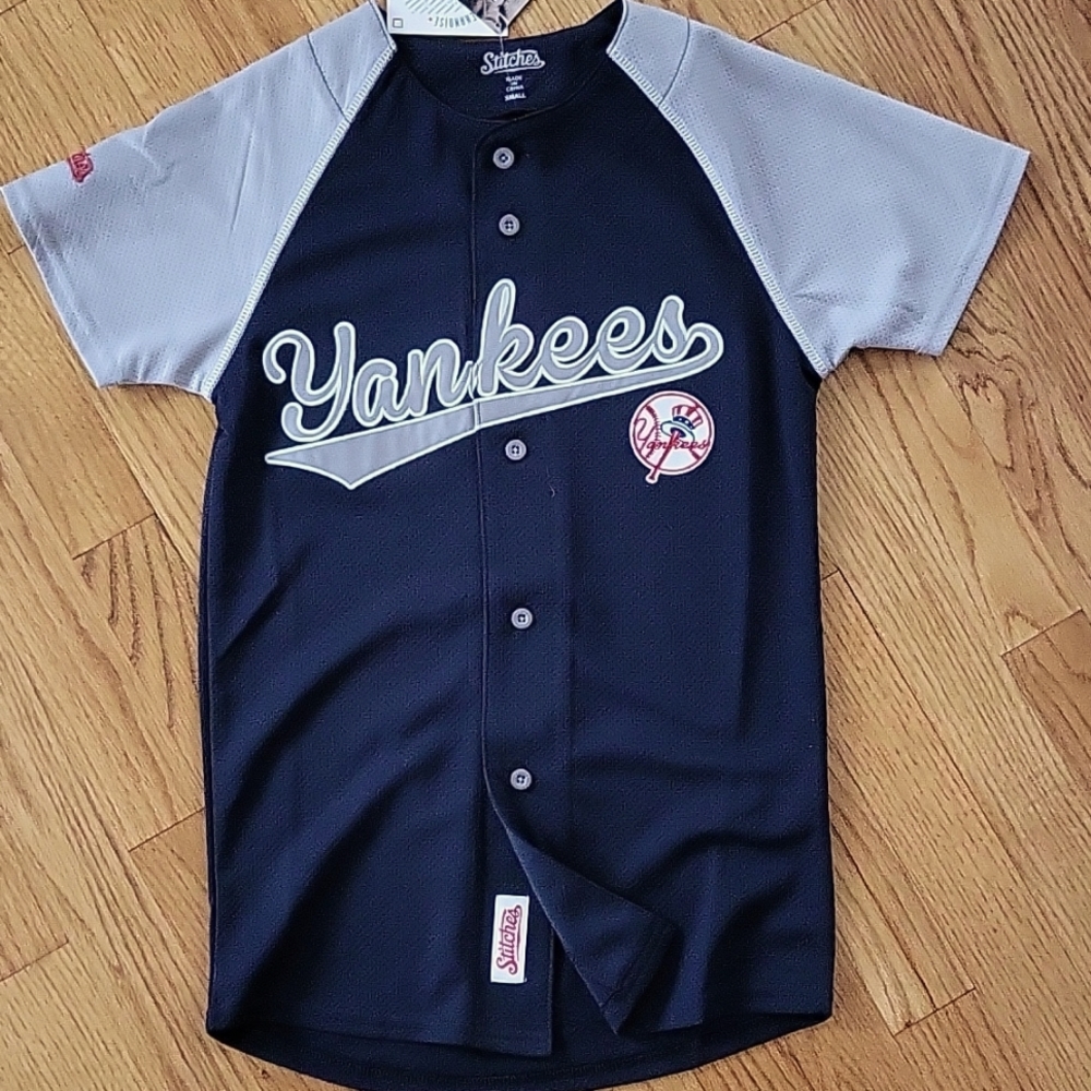 NWT - Youth New York Yankees Button Down Jersey by Stitches - Size Small